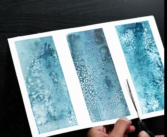  На фотогоафии: одинаковая бумага, но разная влажность листа.