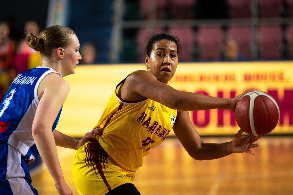    Оренбурженки не теряют надежды на призовую тройку