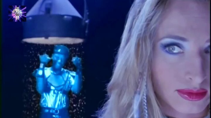 Кадр из клипа "Fly"