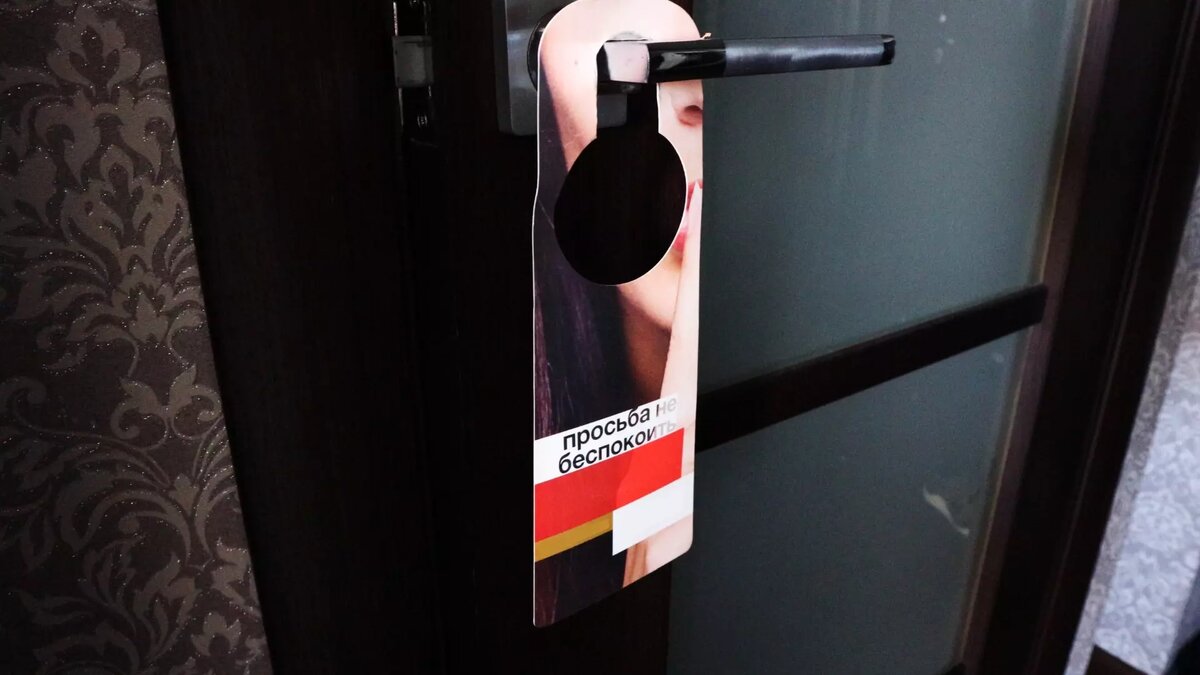     Жители Набережных Челнов выступают против «хостела для мигрантов», который собираются открыть в 60 комплексе, вместо обещанного им общепита. Подробности истории они рассказали редакции Inkazan.