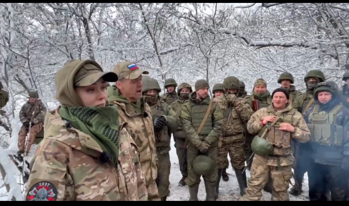 "Катюшу" Михаил и бойцы исполнили самостоятельно, без всяких Малаховых
