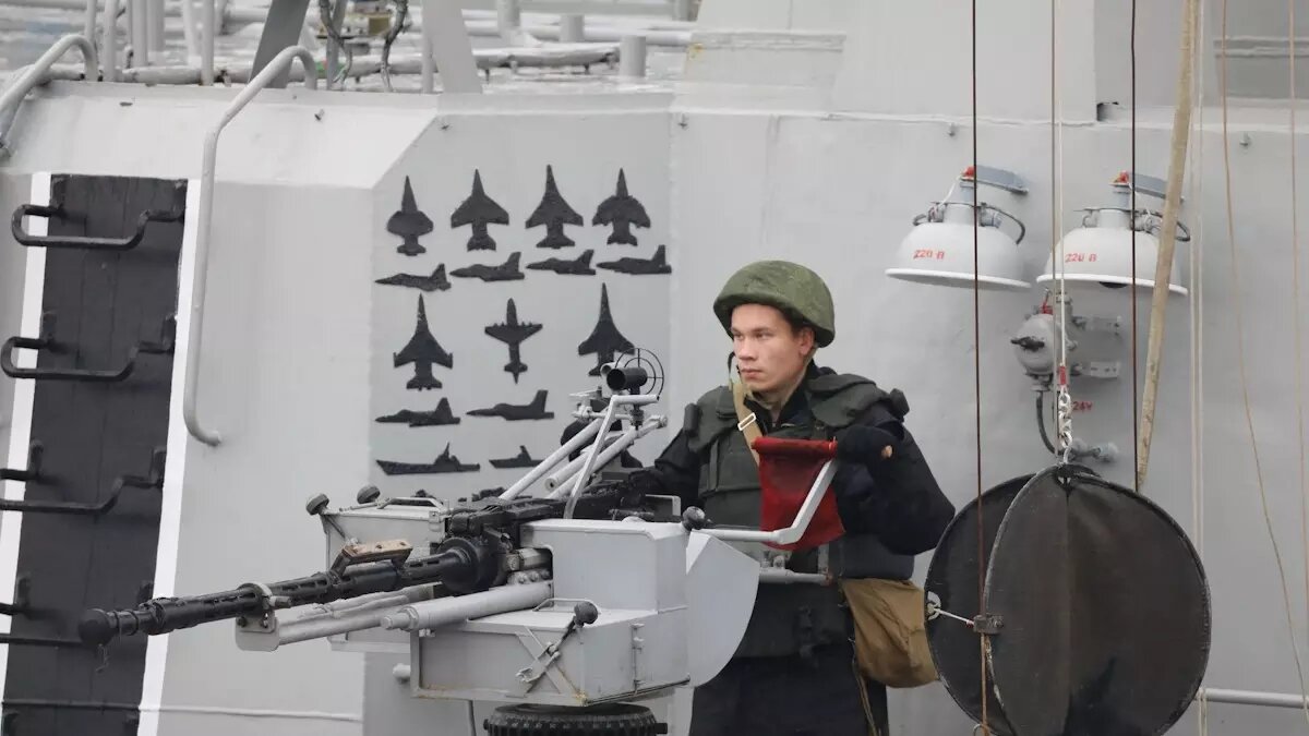     Жители Ростовской области утром во вторник, 5 декабря, услышали громкий звук, напоминающий взрыв, сообщили они в соцсетях.