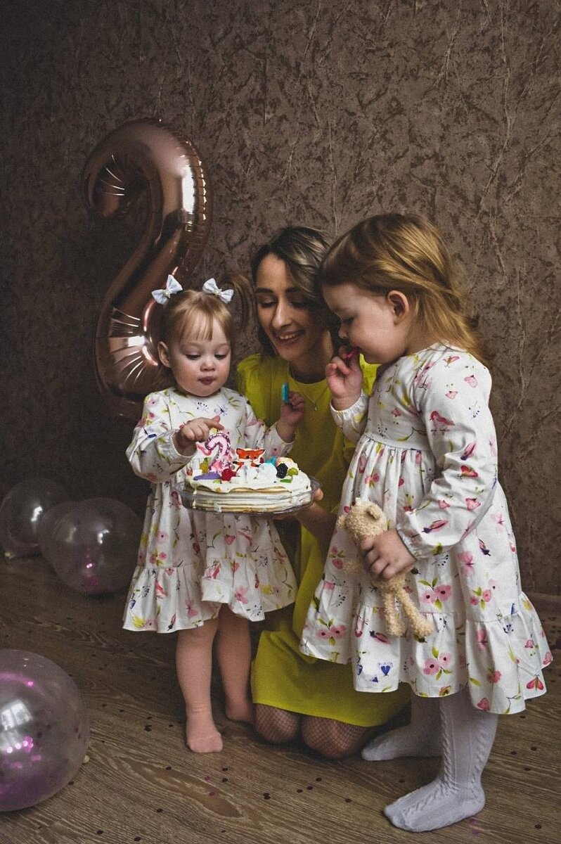 День рождение двойняшек, здесь им по 2 года