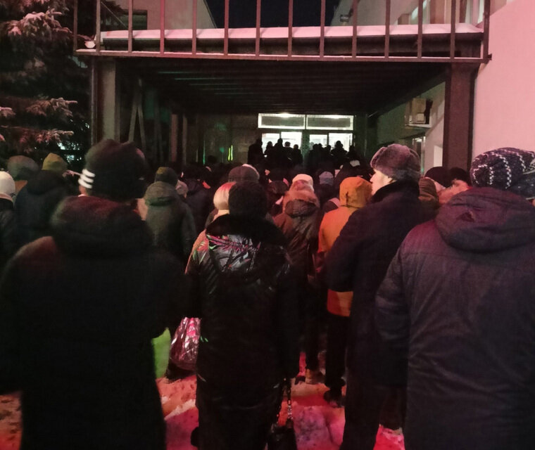    Очередь на проходной ЗАО «Курганстальмост» из-за алкотестеров