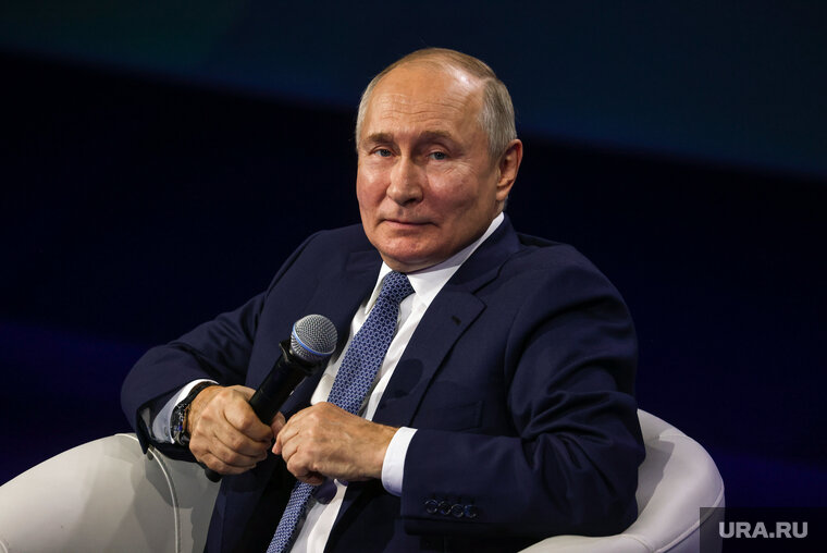    Владимир Путин представил к награде 17 челябинских медиков и двух водителей за самоотверженность