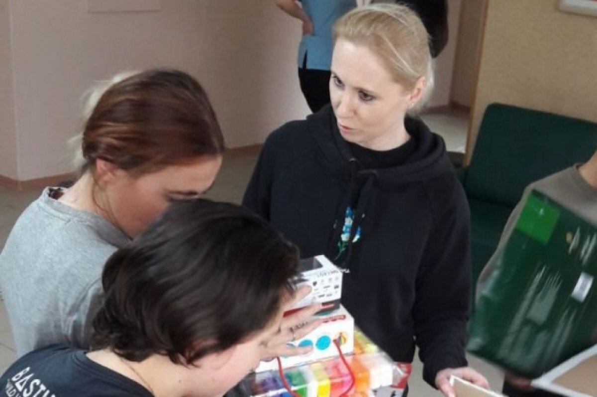    Анна Рослякова привезла детям из Херсона «Коробки храбрости» от рязанцев