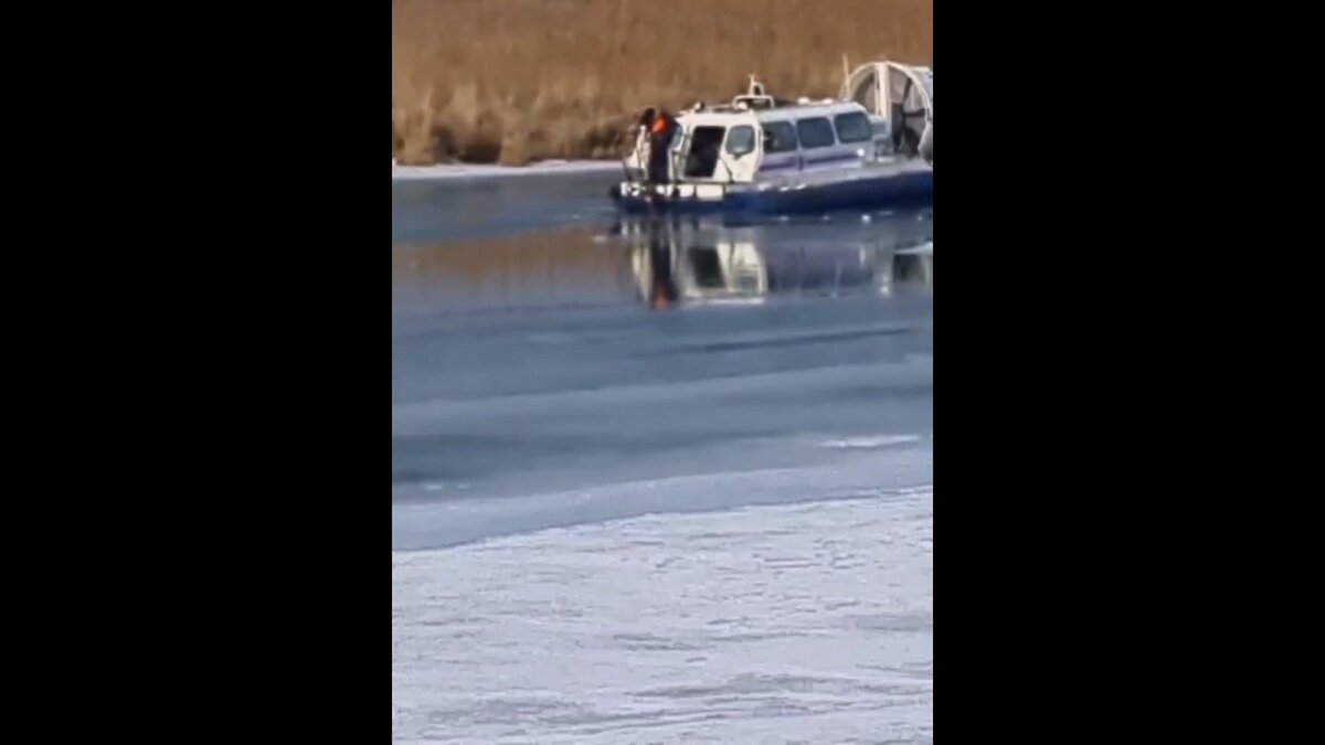 В 350 метрах»: тело рыбака, который вчера ушел под лед в Приморье, нашли |  Восток-Медиа | Дзен