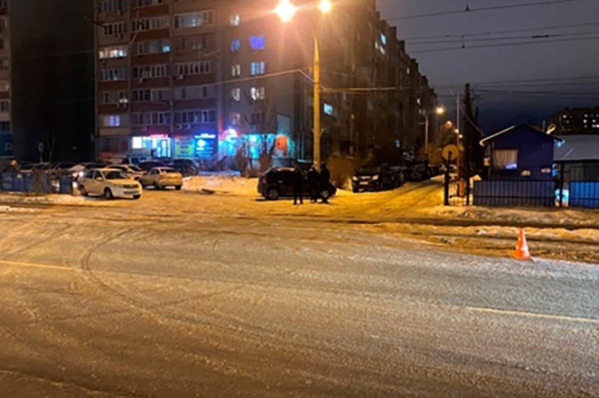    Самарчанка, переходя дорогу в неположенном месте, попала под машину