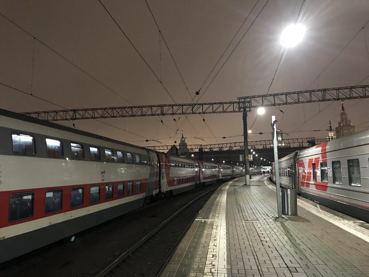 Поезда ждут пассажиров