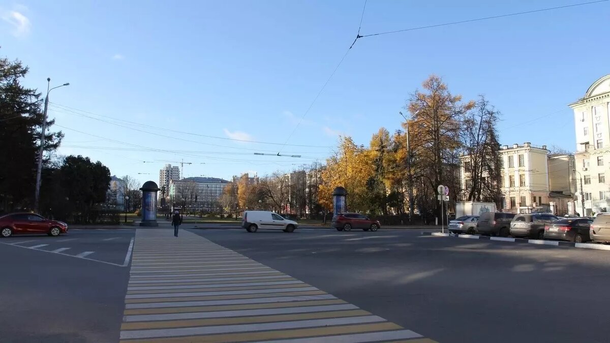     В Нижнем Новгороде подготовили единую архитектурно-художественную концепцию для улицы Максима Горького. Информационные конструкции на домах, которые находятся на участке до площади Свободы, обязаны быть в одном стиле. Постановление размещено на сайте мэрии.