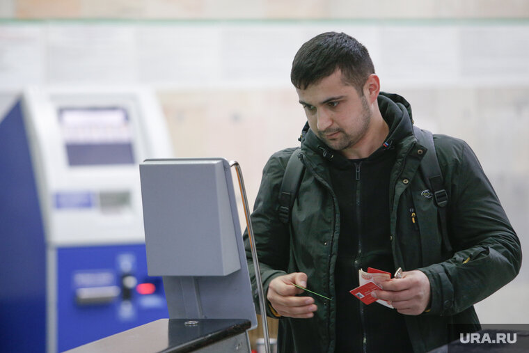    С 11 декабря в метро начнут менять турникеты