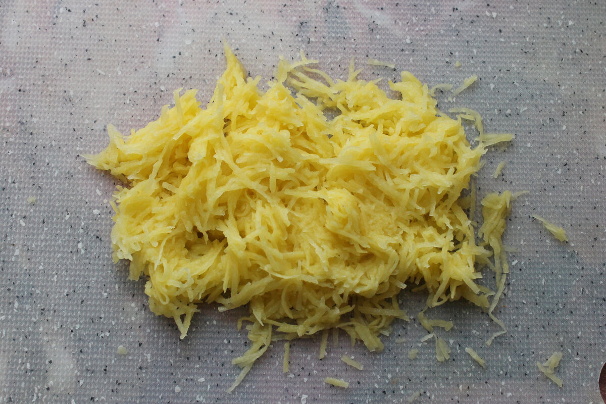 Можно и на крупной терке натереть.