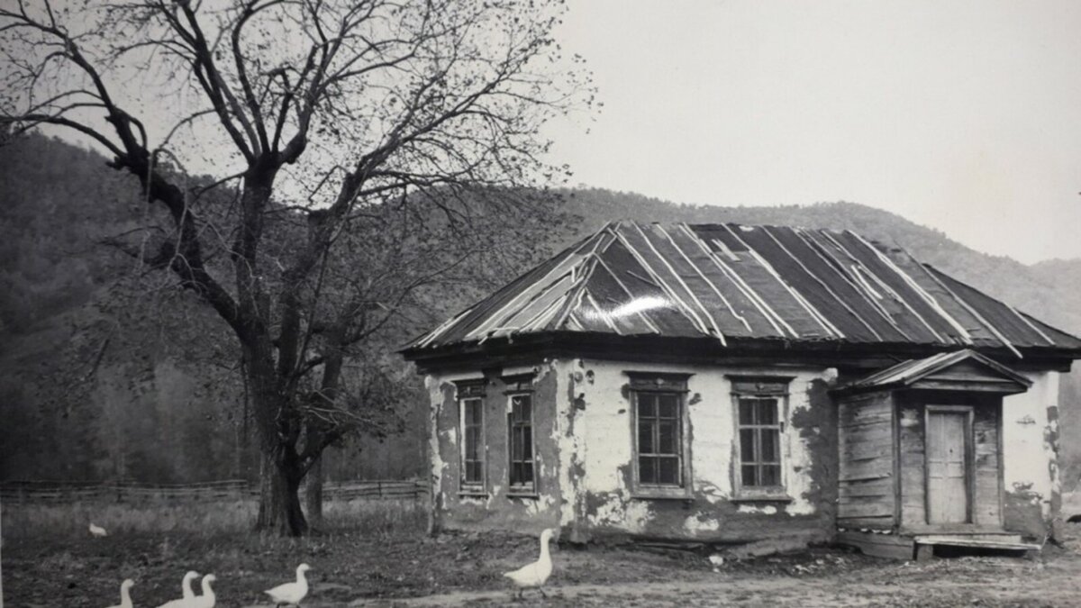 Әбеш ауыл Советының тәүге бинаһы