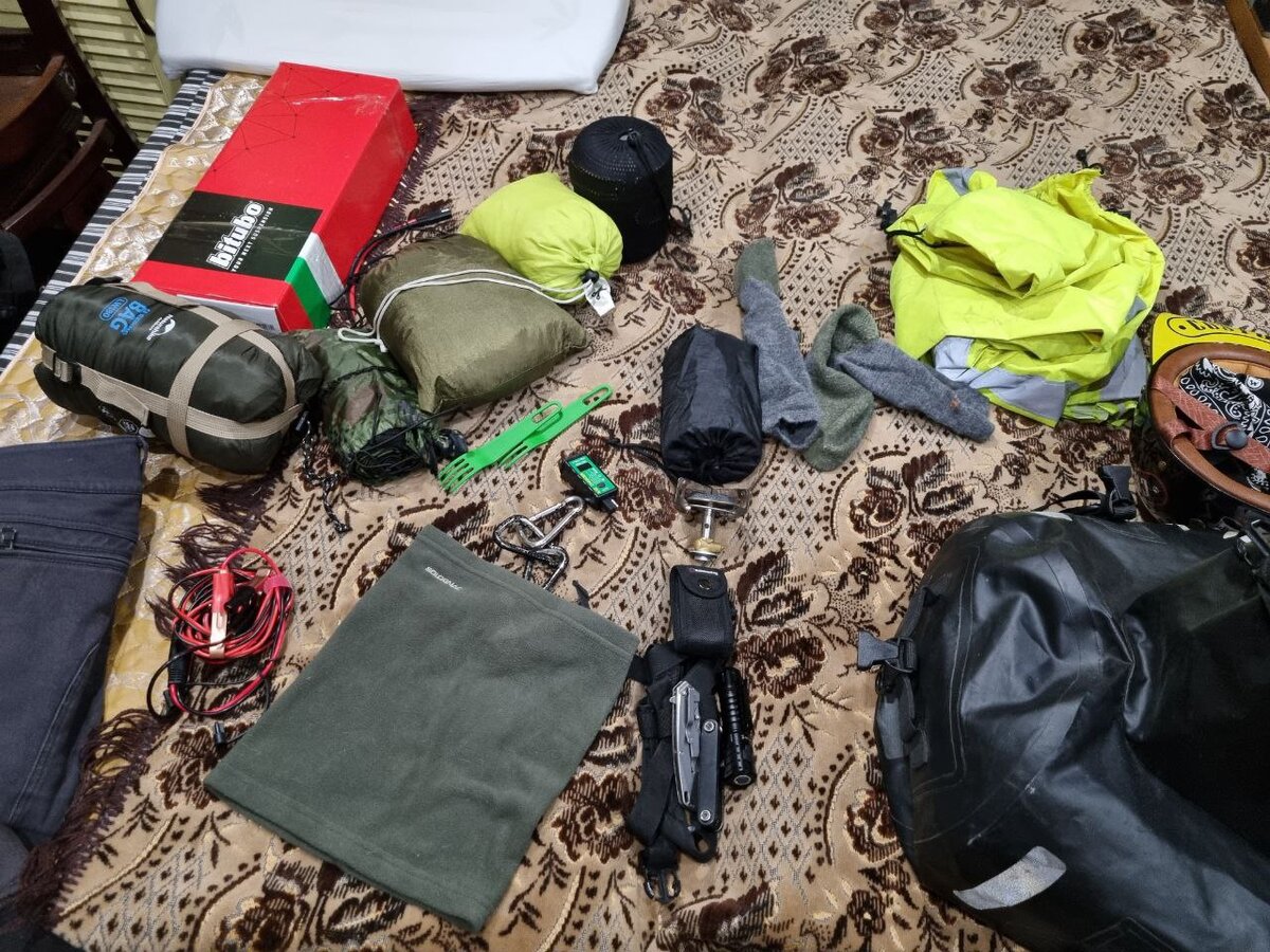 Вещи были собраны еще за пару дней до выезда и ожидали своего часа.