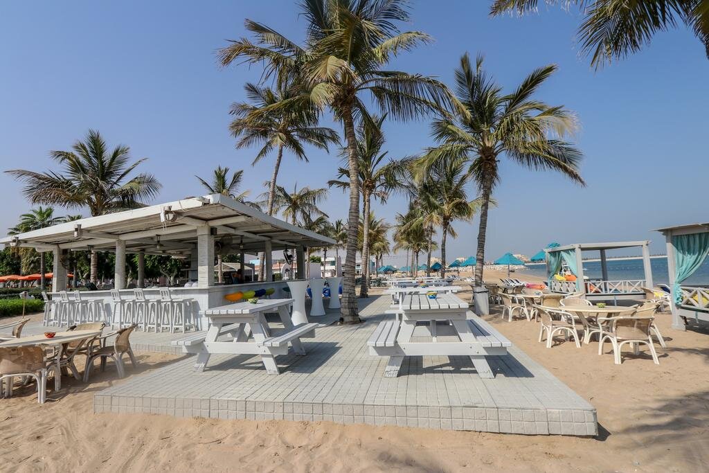 Smartline bm beach resort. BM Beach Resort рас-Эль-Хайм. БМ Бич Резорт 4. BM Beach Resort Hotel 4 рас-Эль-Хайма. BM Бич Резорт ОАЭ.