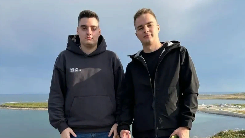 Блогеры Иван Сторожев и валерий Козлов