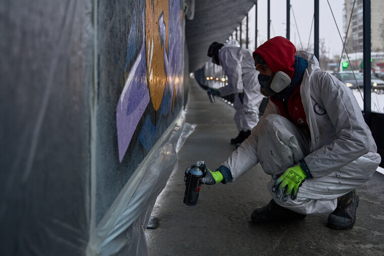    Для оформления музея под открытым небом пригласили известных стрит-арт мастеров