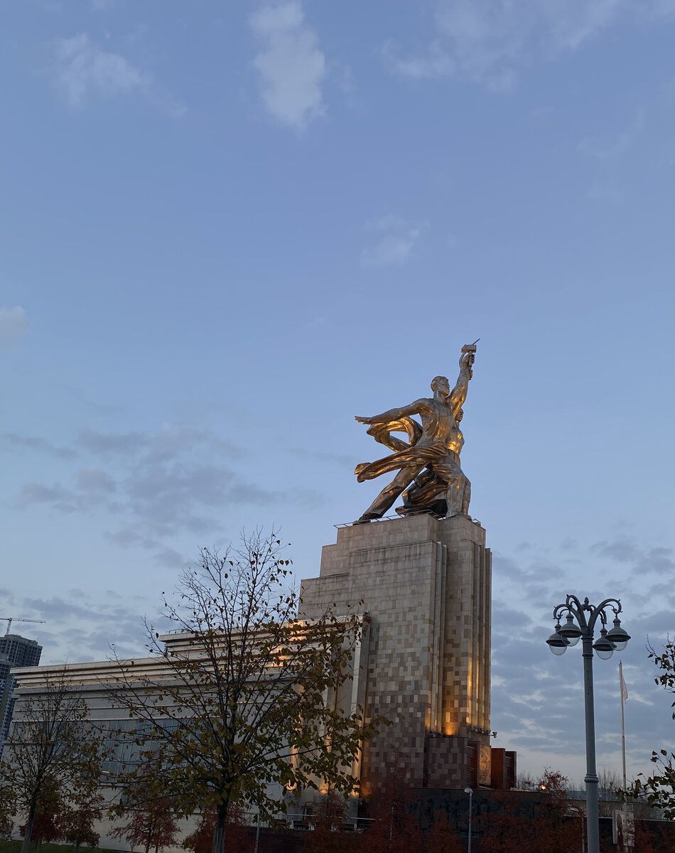 Павильон «Рабочий и Колхозница», ВДНХ