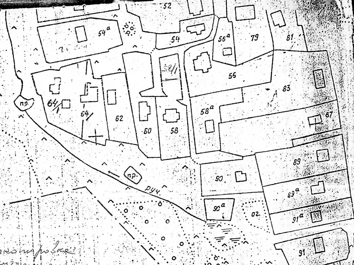 Земельный участок был образован на основании Постановления Главы Администрации с приложением картографического материала и подписанного Акта согласования. Источник: земельно-правовая компания "ВИТА-ХАУЗ". 