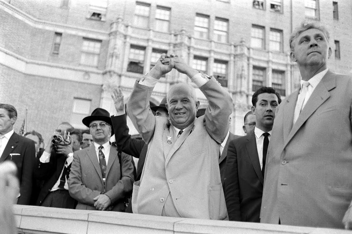 Поставь брежневу. Визит Хрущева в США 1959. Первый визит Хрущева в США. Визит н.с. Хрущева в США.