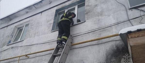    В Палехе почтальон и пожарные спасли мужчину