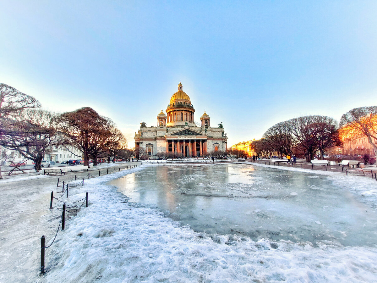 До Нового 2024 года осталось всего ничего! Эта статья будет для гостей города, для тех, кто едет в Петербург на Новый год 🎅!-2