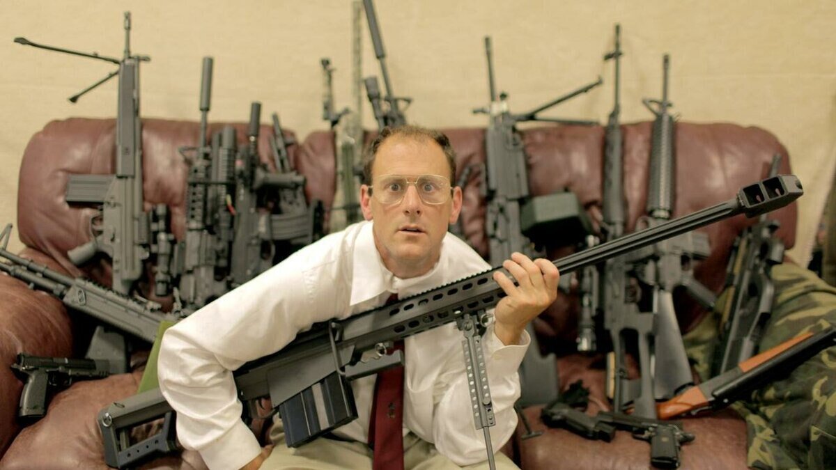 вооруженный до зубов солдат. про вооружен. американцы с оружием. современные войска. эдгар райт типа крутые легавые.