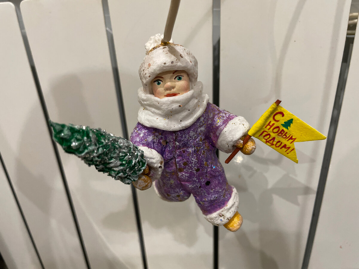 Пока одна малышка сохнет я начинаю делать другие игрушки.