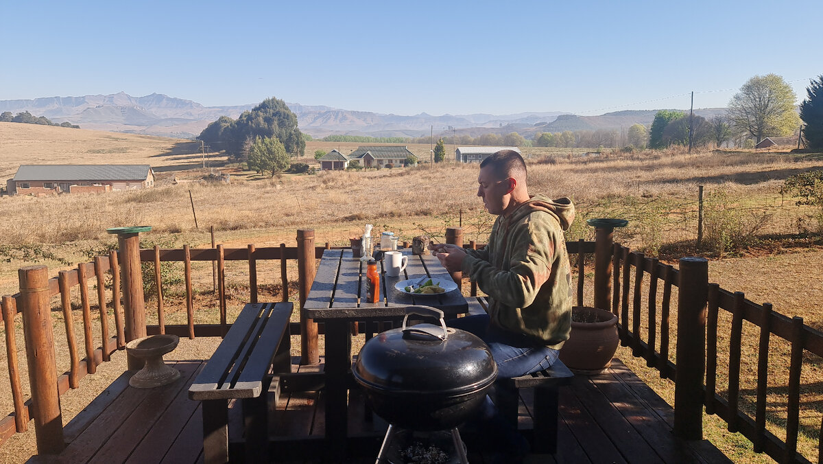 Завтрак с видом на Драконовы горы в ЮАР