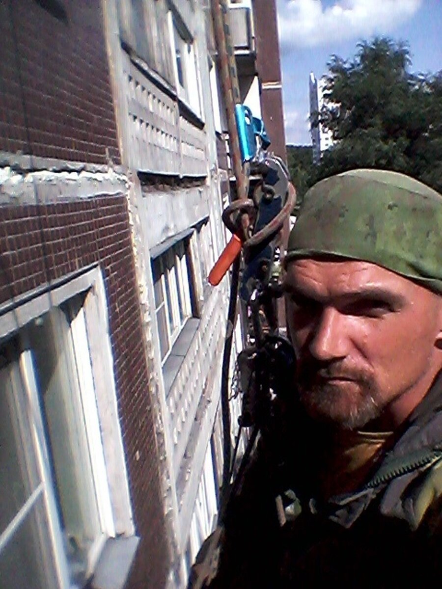    В обычной жизни Андрей - промышленный альпинист. Фото - архив Андрея Ефремова.