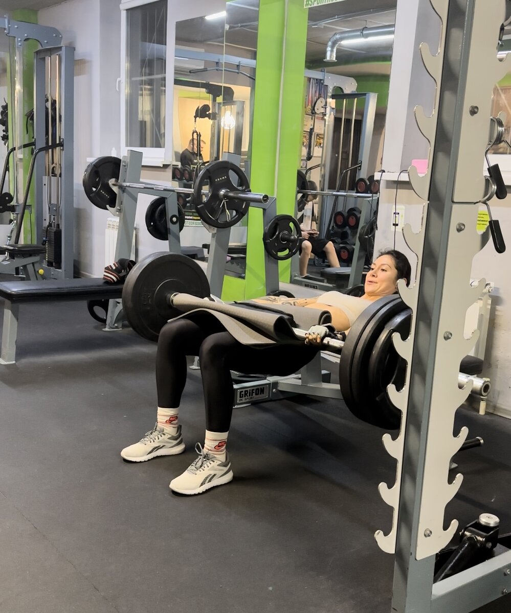 ягодичный мост + хиптраст на 17 раз с весом 100кг