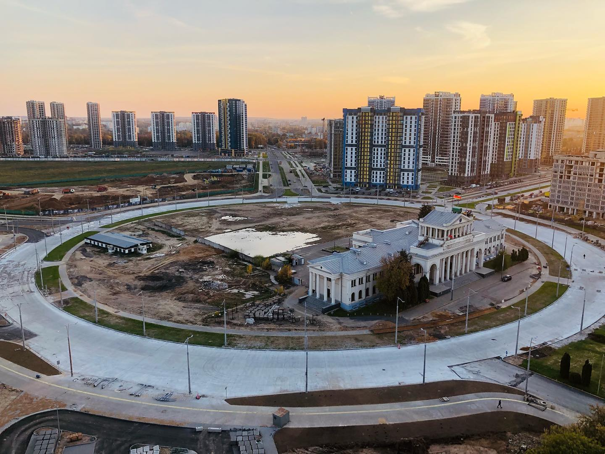 Аэропорт минск 1 фото Как 1-ый аэропорт Минска, закрытый в 2015 г., стал элитным жилищным комплексом "