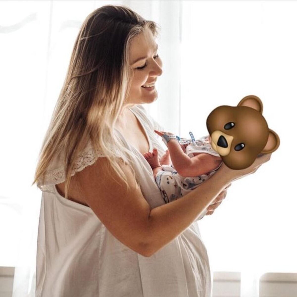    Мария Кожевникова с сыном Соцсети