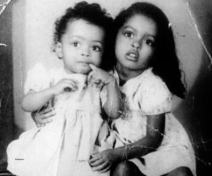 Не знаю, которая из этих девочек Дайна)) Они очень похожи