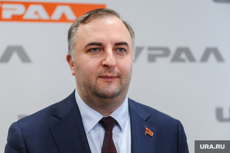    Олег Гербер организует поездку воспитанников сельской цирковой студии в Москву