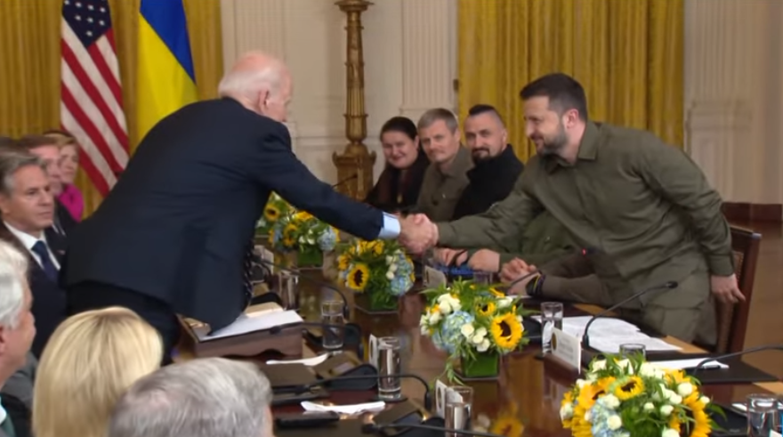 Скриншот с официальной видеозаписи. 
