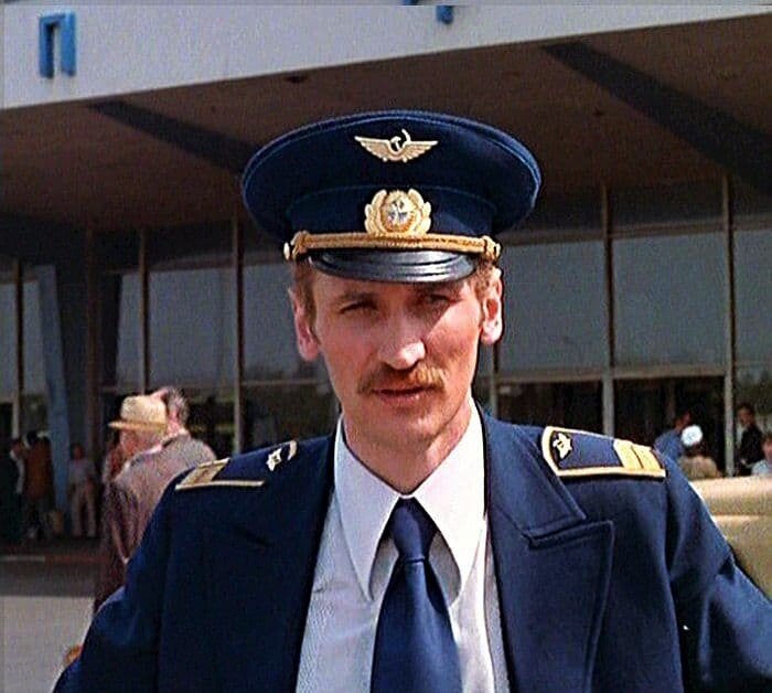 «Экипаж», драма, фильм-катастрофа. Киностудия «Мосфильм», 1979 год. Режиссёр Александр Митта, авторы сценария Юлий Дунский, Валерий Фрид, Александр Митта. Игорь Скворцов, бортинженер – Леонид Филатов