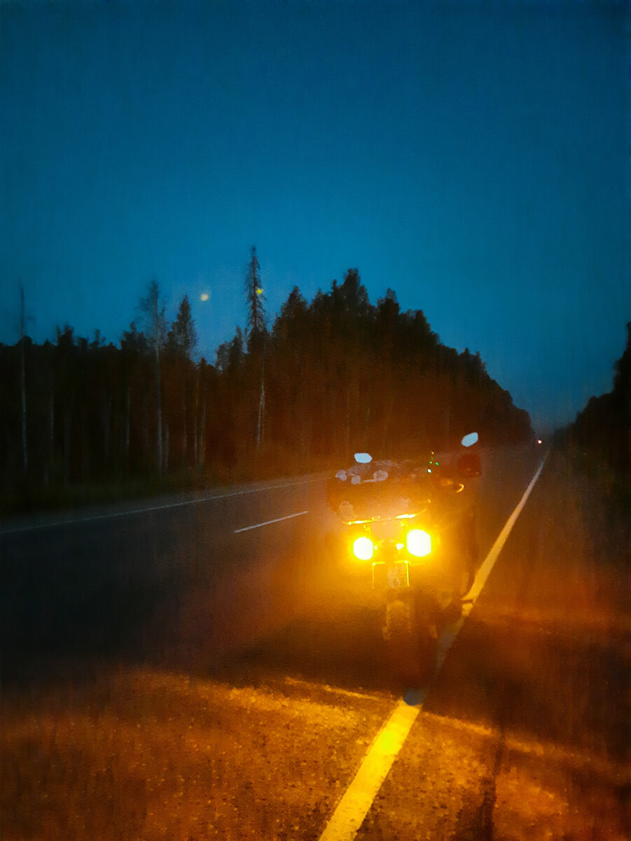 Для меня эта фотография пропитана атмосферой той ночи