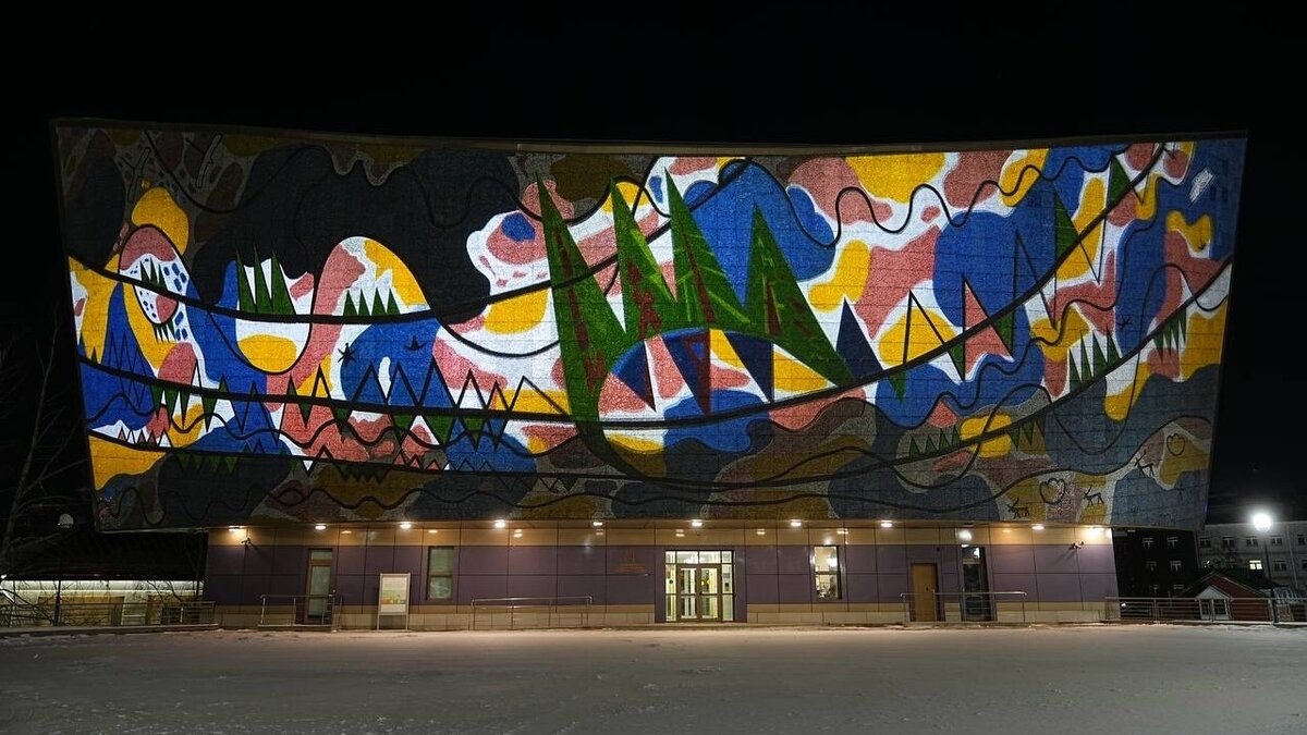    В Ханты-Мансийске завершили первый этап благоустройства территории галереи-мастерской Геннадия Райшева