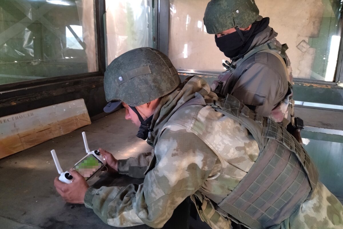  📷 📷 📷 📷 📷 📷 📷 📷 📷 📷 📷 📷   Как работают операторы российских ударных FPV-дронов в зоне СВО