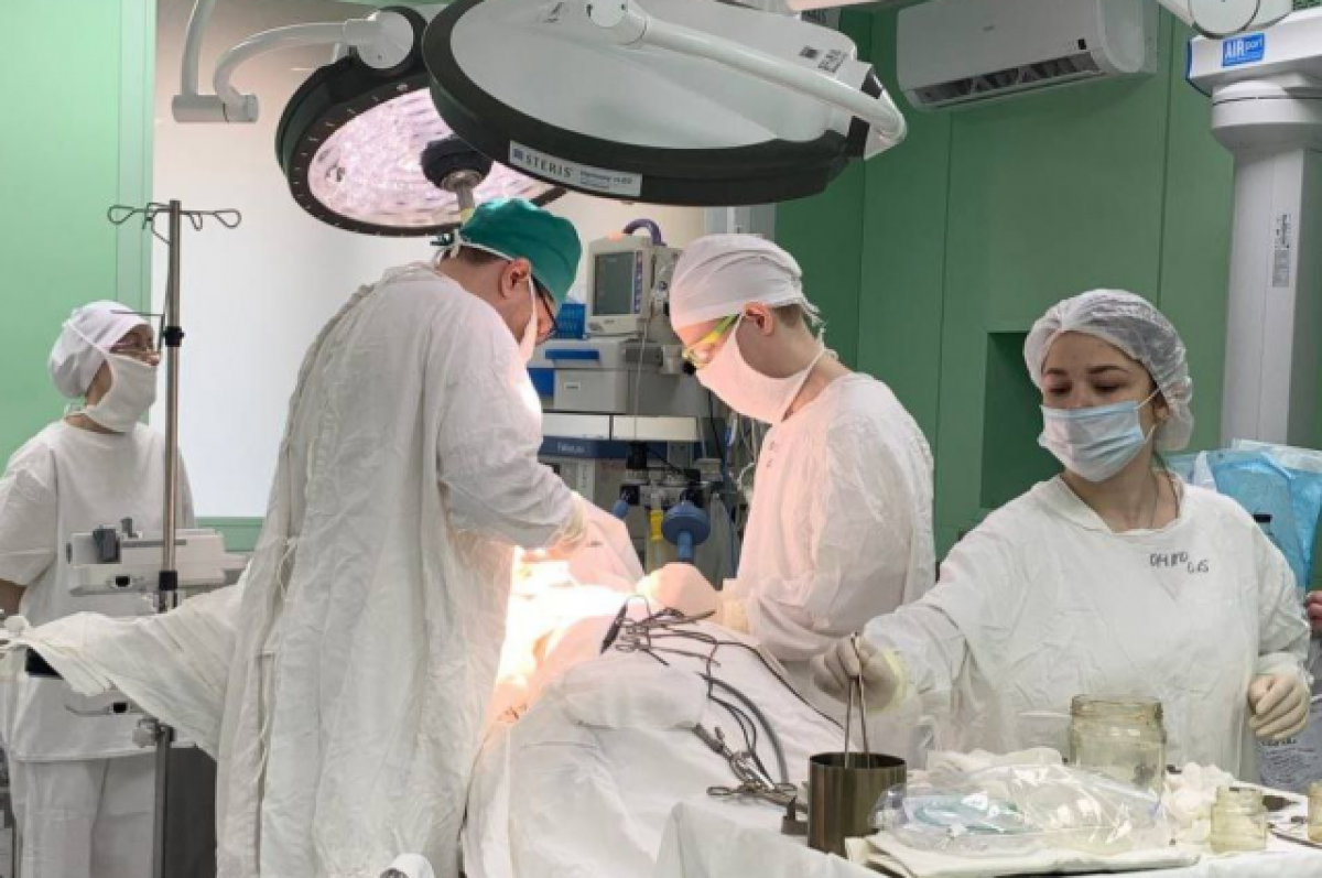    Шесть калужских медиков получили государственные награды