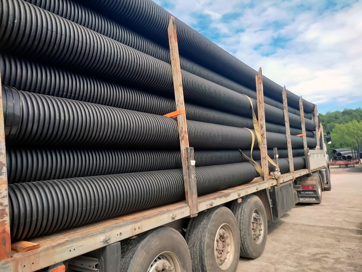 Гладкая внутренняя часть трубы КОРСИС SN8 и других параметров делается методом беспрерывной экструзии с минимальной степенью шероховатости. Это повышает гидравлические качества трубопровода.