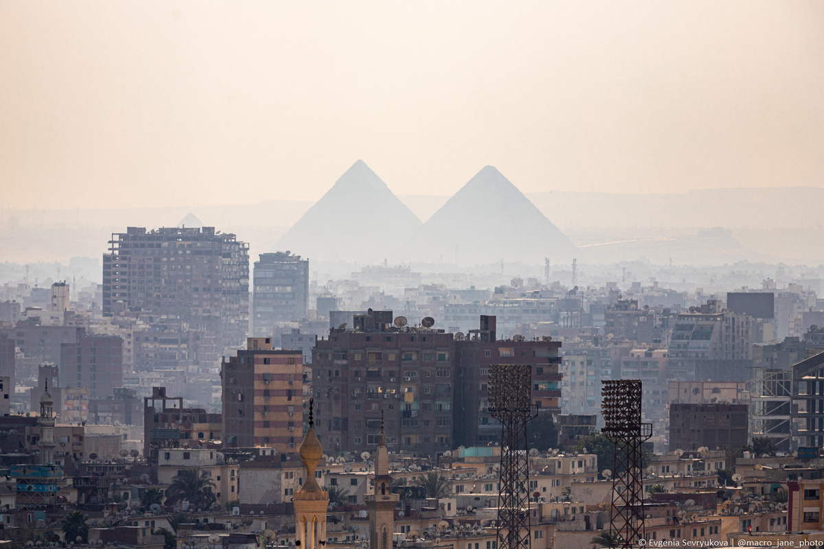 Вид на пирамиды Гизы из Цитадели