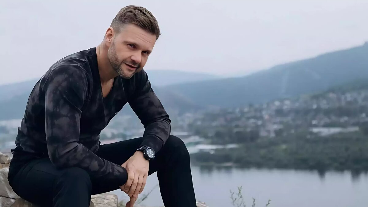     Прокуратура Красноярского края направила запросы о проведении внутренних расследований в шесть ведомств. Силовики предполагают, что бежавшему экс-депутату заксобрания Роману Гольдману помогали.