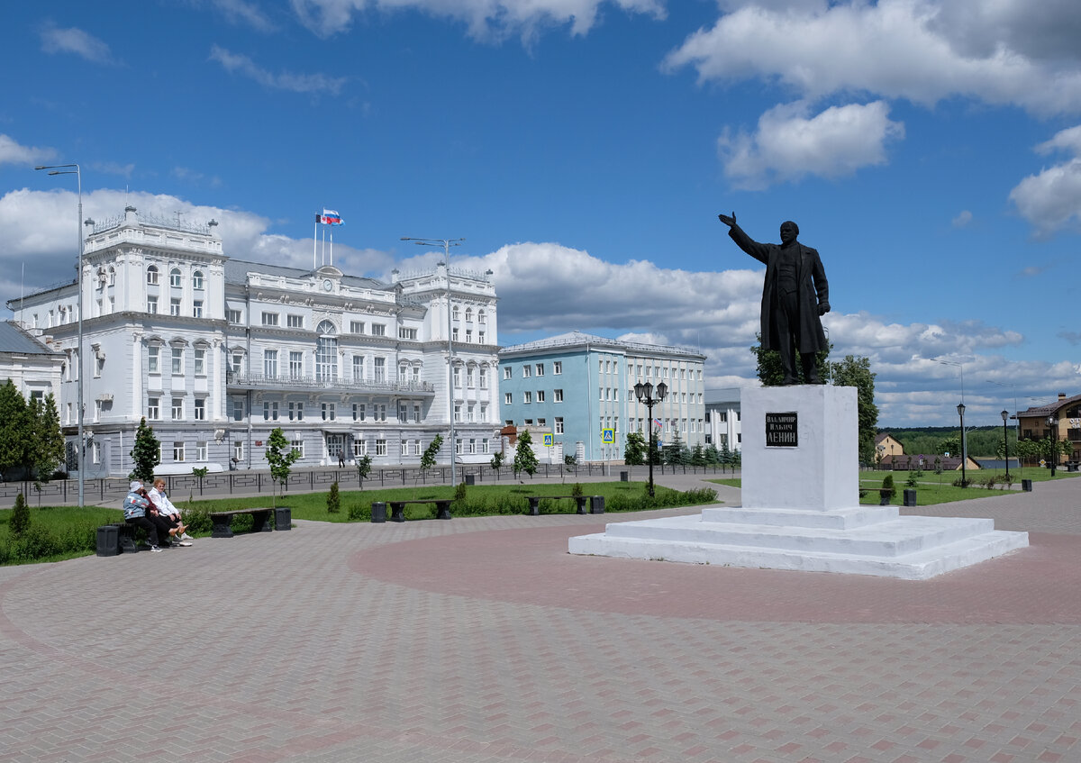 Сарапул. Город Сарапул красная площадь. Картинки достопримечательности Сарапула название.