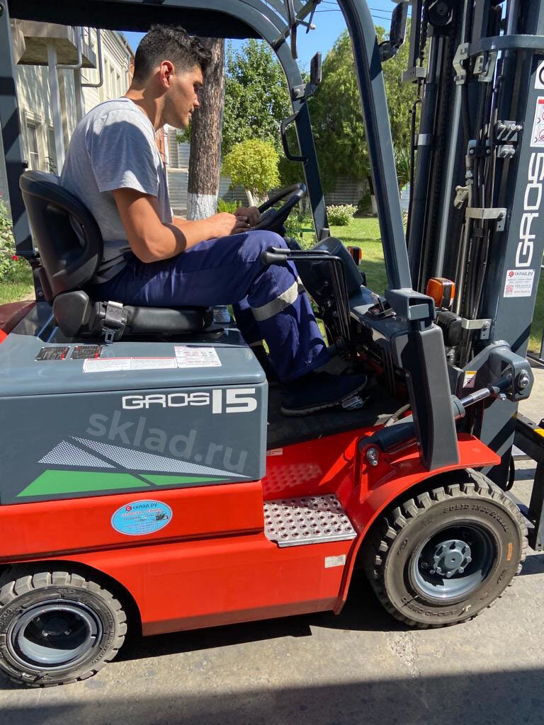 Вилочный электрический погрузчик GROS CPD15-drive-in - отзыв фирмы «Комплекс-Агро»