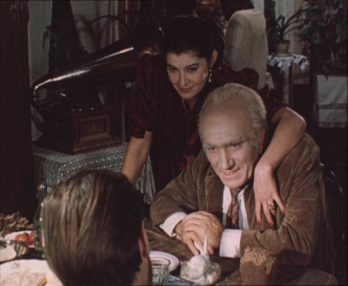 "Мы тебя не больно зарежем..."