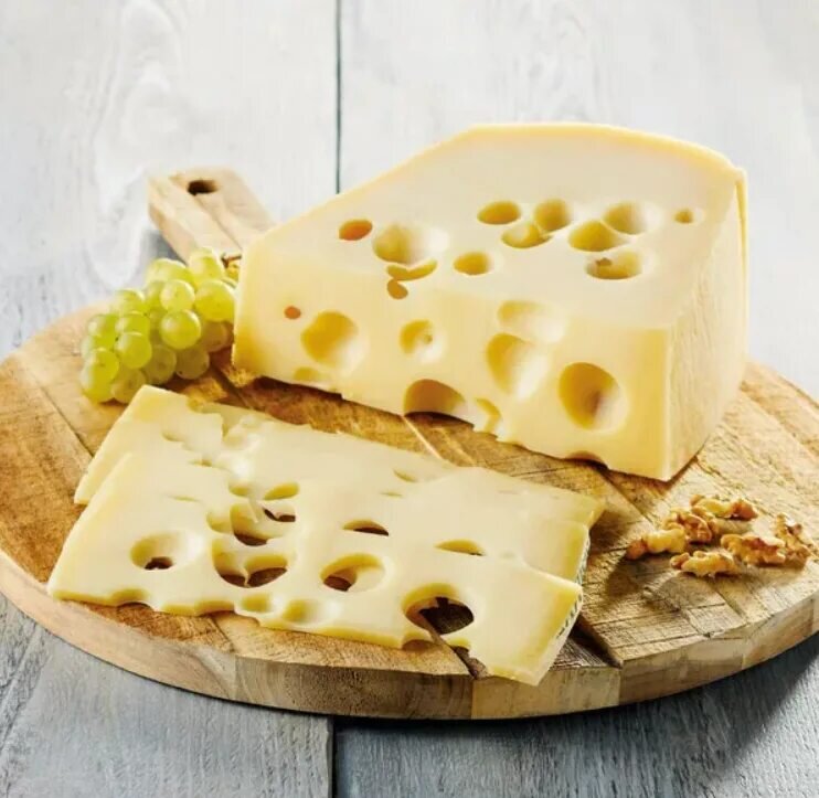 Cheese 2. Швейцарский сыр Эмменталь. Сыр Эмменталь Швейцария. Маасдам и Эмменталь. Эмменталь сыр Эмменталь.
