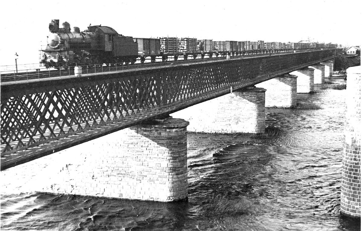 © Сергей Бернштейн / smolbattle.ru (Мост через Оку, г. Серпухов, 1920-е гг.)