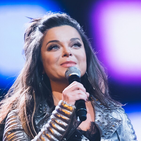     Наташа Королева топлес выбежала на мороз после бани